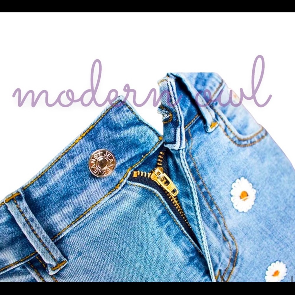 New! Restock Daisy Embroidered Designer Stretchy Bell Bottom Denim Jeans Hippie - Picture 10 of 11